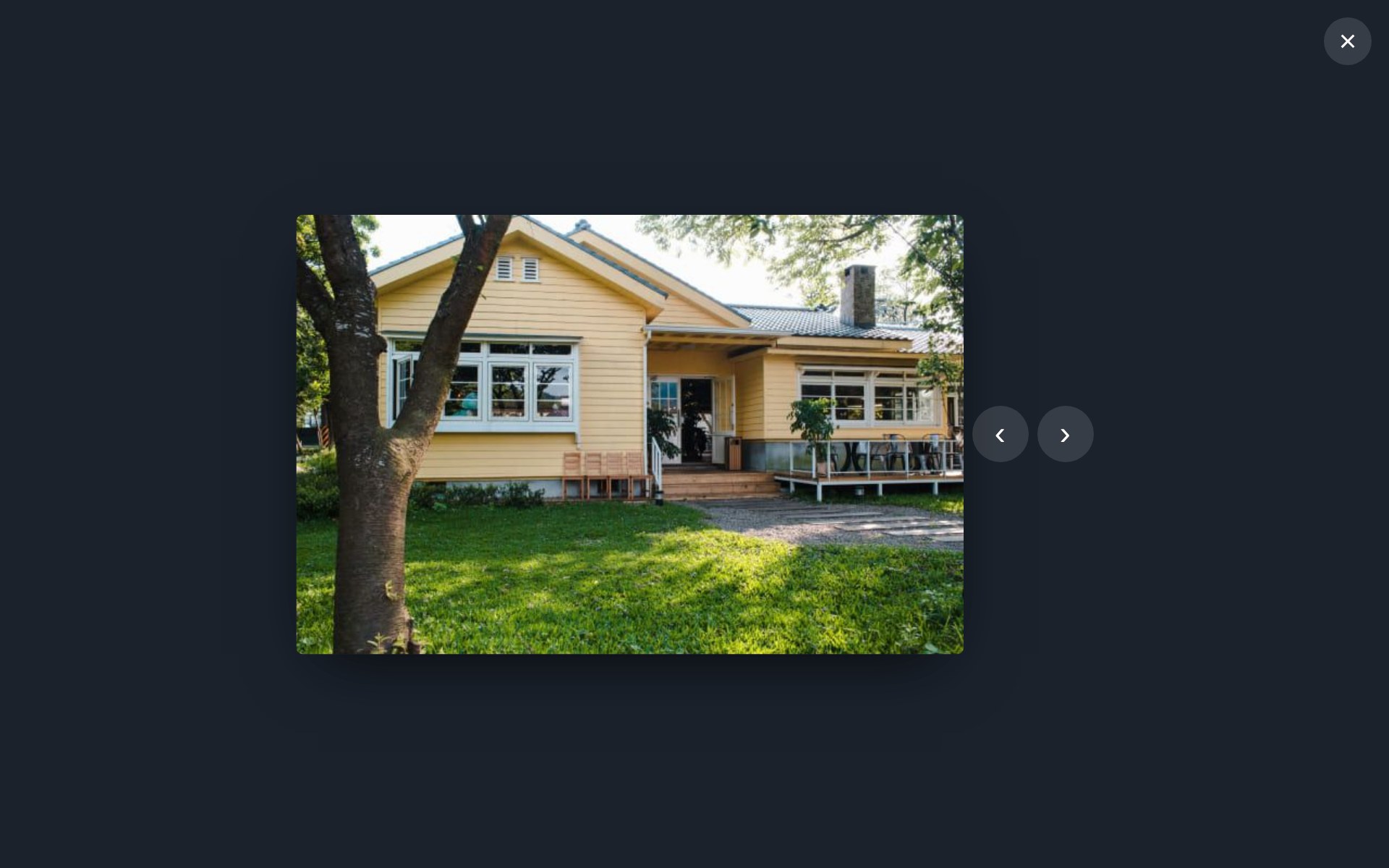 On click the photo opens full screen — the one thing that triggers a viewing